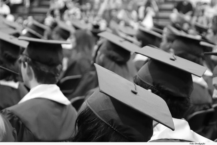 Faculdade, curso de graduação, estudantes