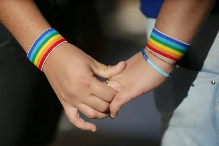 AM registra em 2023 recorde de casamentos homoafetivos e mudanças de nome e gênero em cartórios