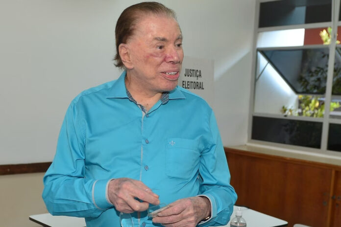 Assessoria atualiza estado de saúde de Silvio Santos, internado há 4 dias