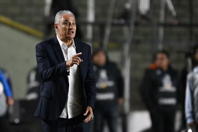 Técnico Tite passa mal após jogo do Flamengo em La Paz e é internado no RJ