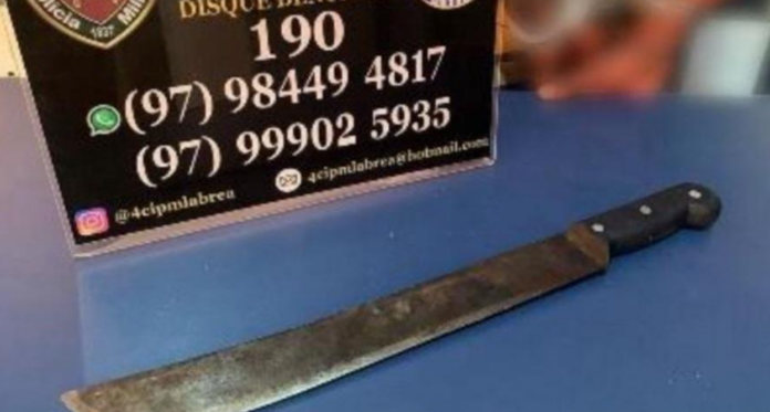 Marido tenta matar esposa com golpe de terçado e garrafada na cabeça no município de Lábrea