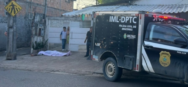 Homem é executado com mais de 20 tiros em beco no Aleixo