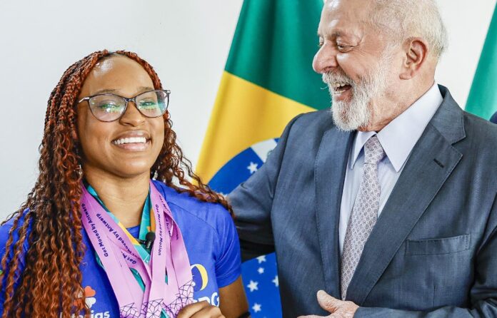 Presidente Lula e ginasta Rebeca Andrade