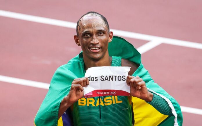 Na tarde desta sexta-feira (9), o brasileiro Alison dos Santos, mais conhecido como Piu, conquistou a medalha de bronze