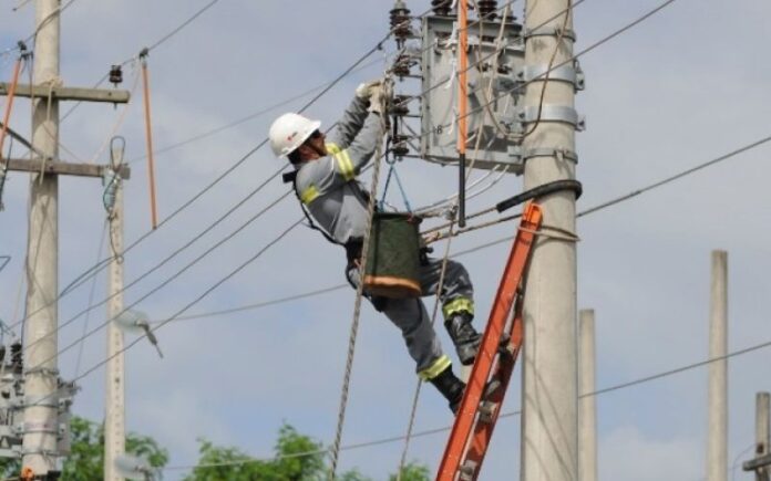 Quatro bairros da capital amazonense devem ficar sem o fornecimento de energia elétrica nesta terça-feira (27/08)