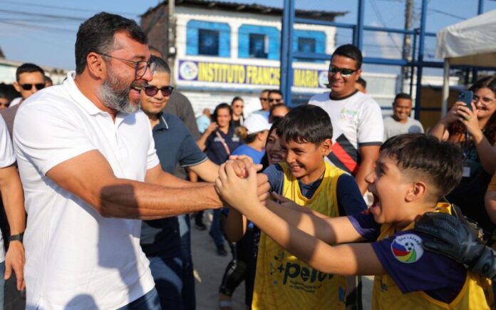 O governador Wilson Lima realizou, nesta terça-feira (20/08), a entrega do Campo do Vermelhão, no bairro Mauazinho