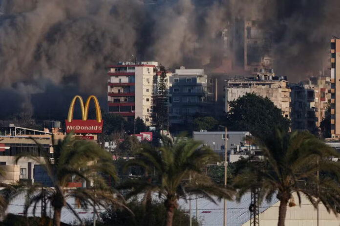 Exército de Israel está se preparando para possível incursão terrestre no Líbano, diz general