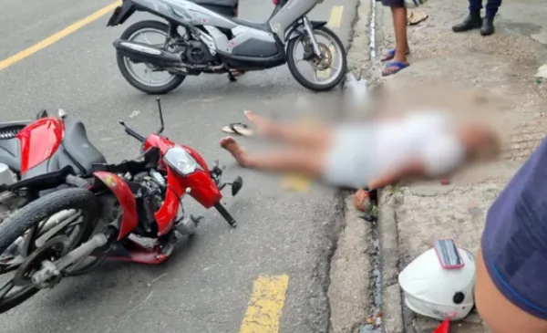 Idosa é atropelada por motociclista na Compensa