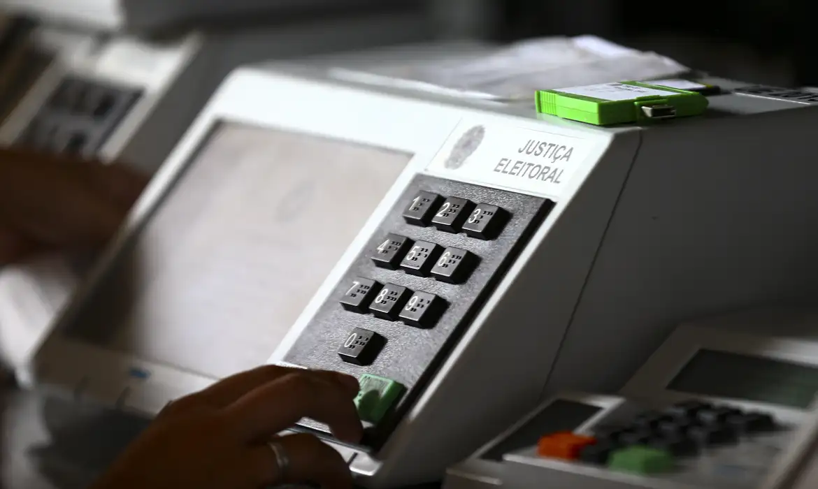 horários de votação, Eleições, urna