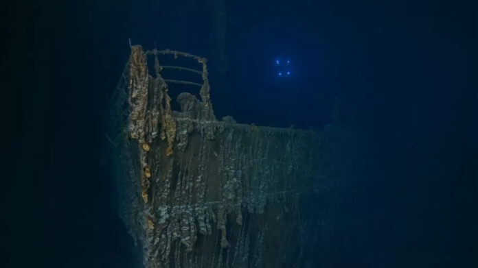 Novas imagens do Titanic mostram deterioração da grade de Jack e Rose