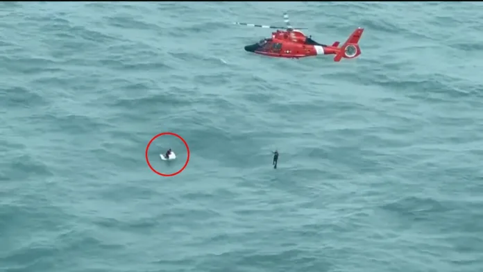 VÍDEO: Homem é resgatado no mar, agarrado a isopor, após passagem do furacão Milton