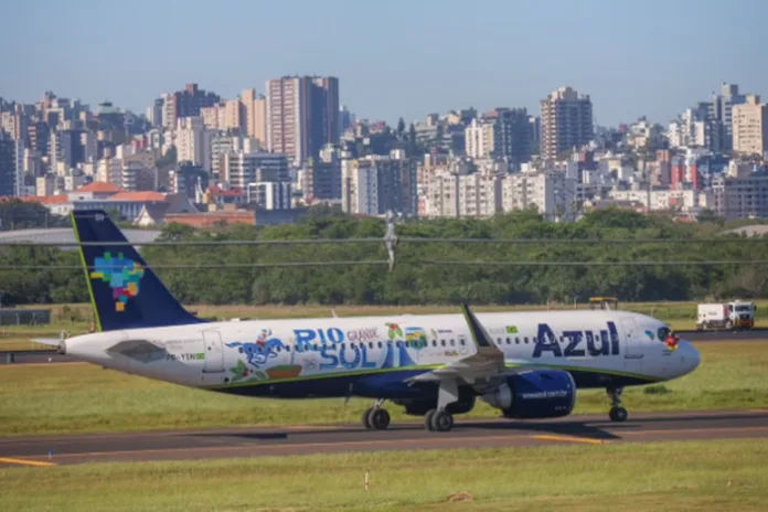 Aeroporto de Porto Alegre reabre quase 6 meses após enchente devastadora no RS