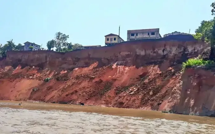 Na segunda-feira (14/10), a prefeita Maria Lucir decretou estado de emergência por conta de erosão da margem fluvial do porto