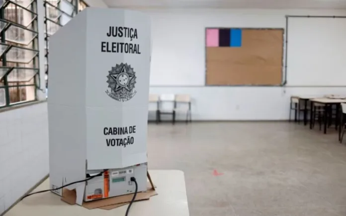 Eleitores de 51 municípios brasileiros retornarão às urnas para o segundo turno das Eleições Municipais de 2024 neste domingo (27/10)