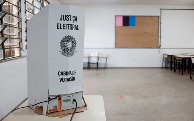 Eleitores de 51 municípios brasileiros retornarão às urnas para o segundo turno das Eleições Municipais de 2024 neste domingo (27/10)