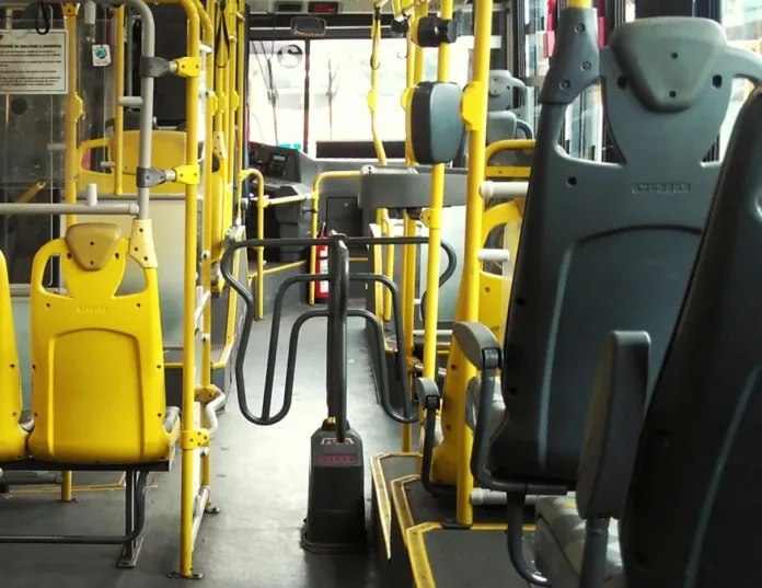 Homem é preso após assediar passageira dentro de ônibus no DF