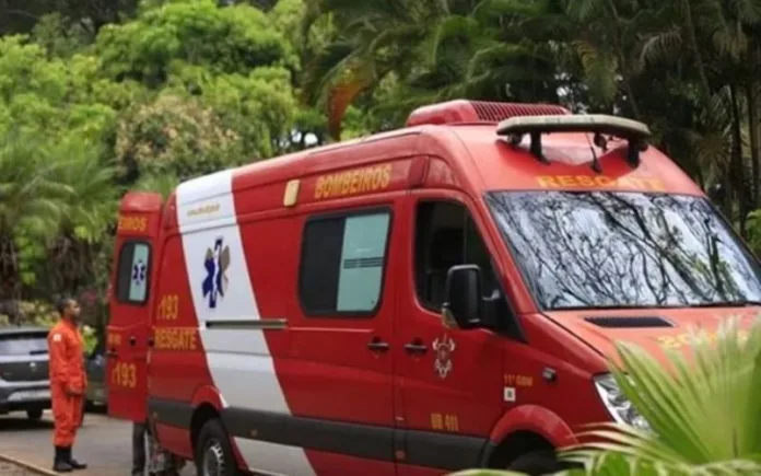 Uma menina de 2 anos morreu, nesta quarta-feira (27/11), após cair de cima de uma máquina de lavar. A tragédia ocorreu na comunidade