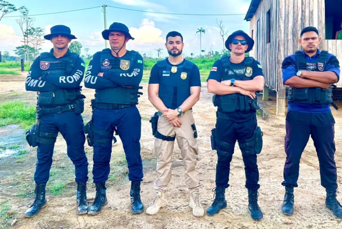 Equipe policial e guarda municipal de Boca do Acre (Foto: Divulgação/PC-AM)