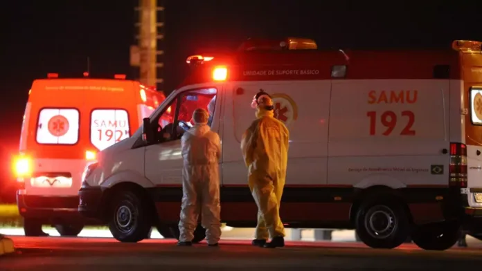 Homem morre após ficar preso em elevador de shopping em Curitiba (PN)