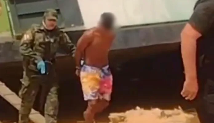 Homem é preso suspeito de estuprar adolescente autista dentro de barco em Coari