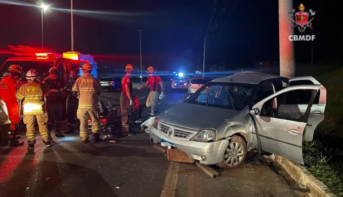 Motorista morre após após veículo colidir contra poste no DF