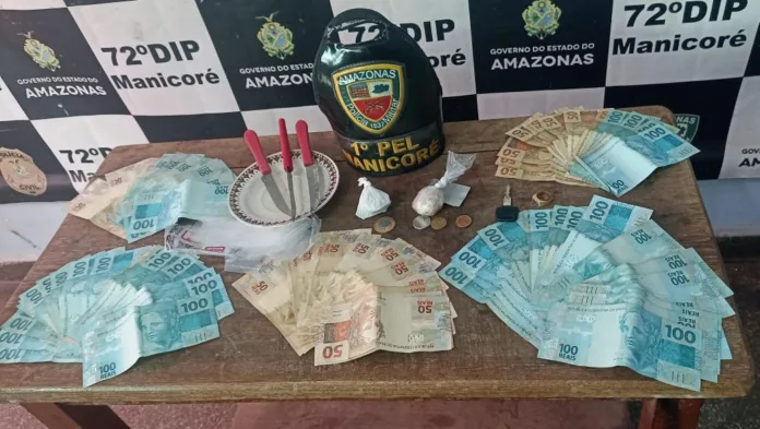 Materiais apreendidos na ação policial (Foto: Divulgação/PMAM)