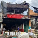 Rua-do-Fuxico-segue-interditada-apos-incendio-atingir-mais-de-10-comercios-em-Manaus.jpeg