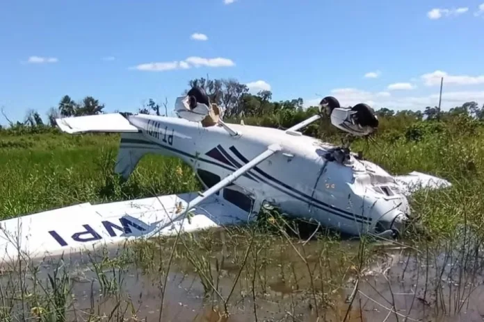 Avião de pequeno porte cai no Pantanal e três pessoas são resgatadas