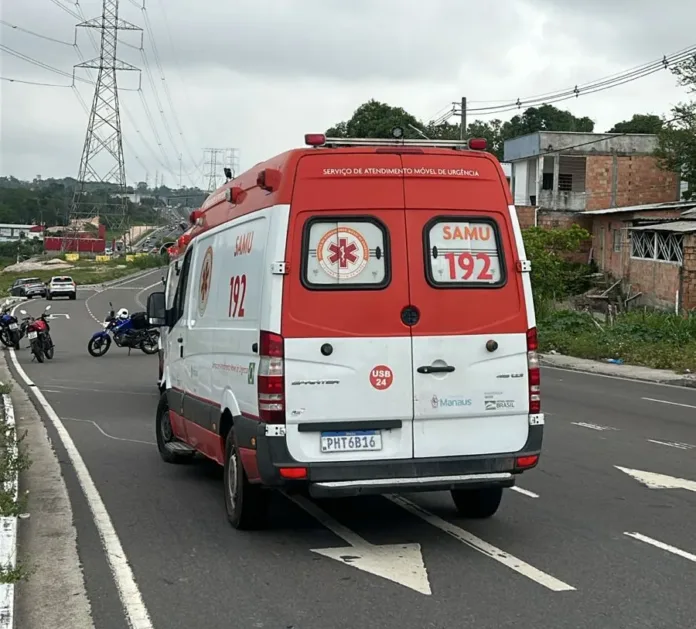 Militar fica ferido em acidente com moto na Av. das Flores