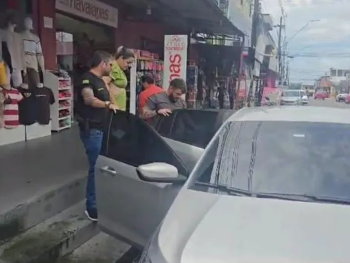 Momento da ação policial (Foto: Reprodução)