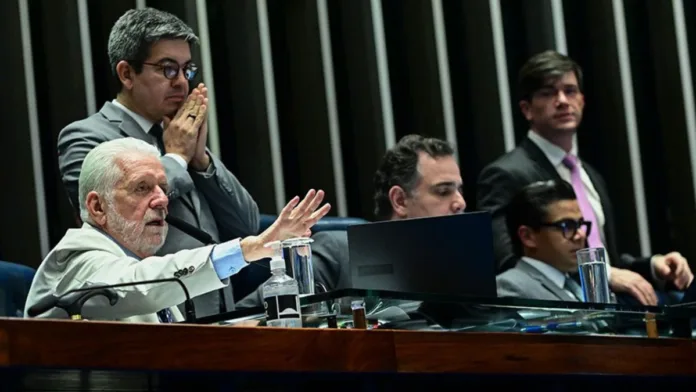 Proposta aprovada no Senado também impõe travas para o crescimento de despesas com pessoal