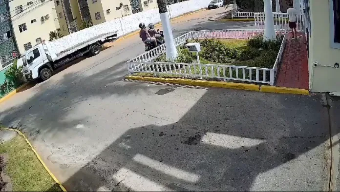 VÍDEO: PM mata motociclista de aplicativo com tiro em plena luz do dia, no Recife