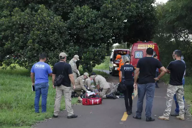 Homem morre de parada cardíaca após encontrar enteado morto