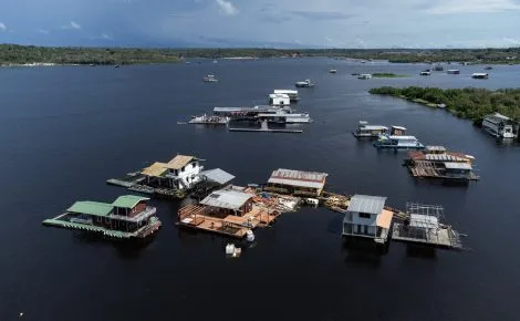 Justiça pretende ordenar nova retirada de flutuantes em Manaus