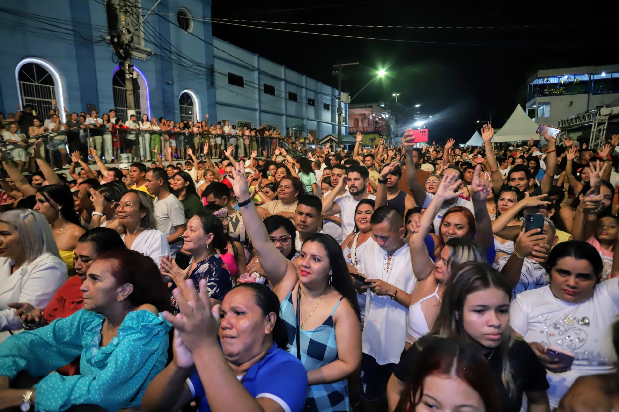 Réveillon no Educandos reuniu 15 mil pessoas 