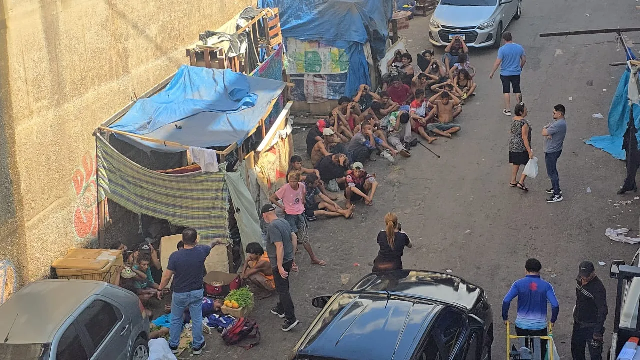 Choque de ordem e limpeza desativa 'cracolândia' no centro de Manaus