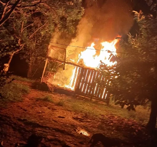 Indígena é preso por incendiar casa de vizinho no Amazonas