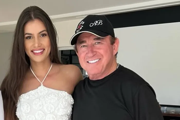 Amado Batista marca casamento com miss 50 anos mais nova