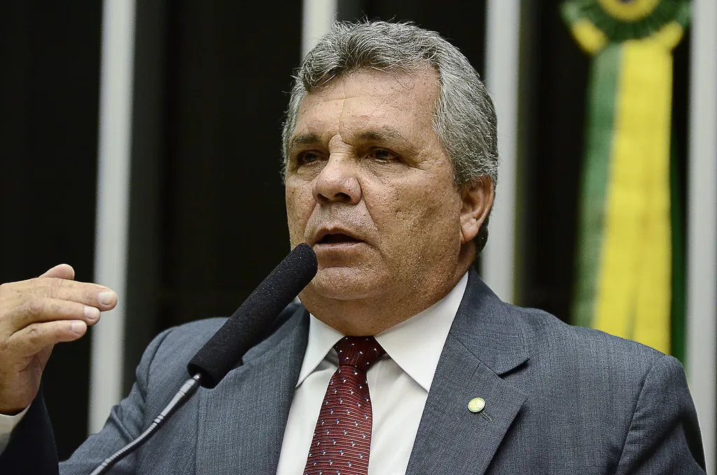 Deputado federal Alberto Fraga - governo cancela repasse a Ong