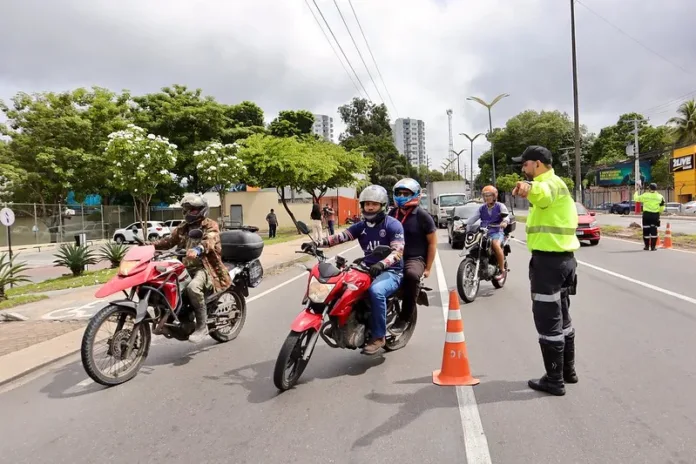 Fiscalização sendo realizada pelo IMMU. (FOTO: Divulgação/IMMU)