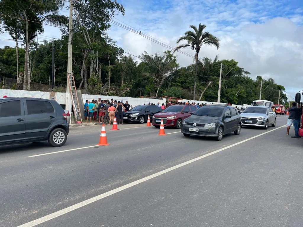 Imagem: Trânsito parado no local