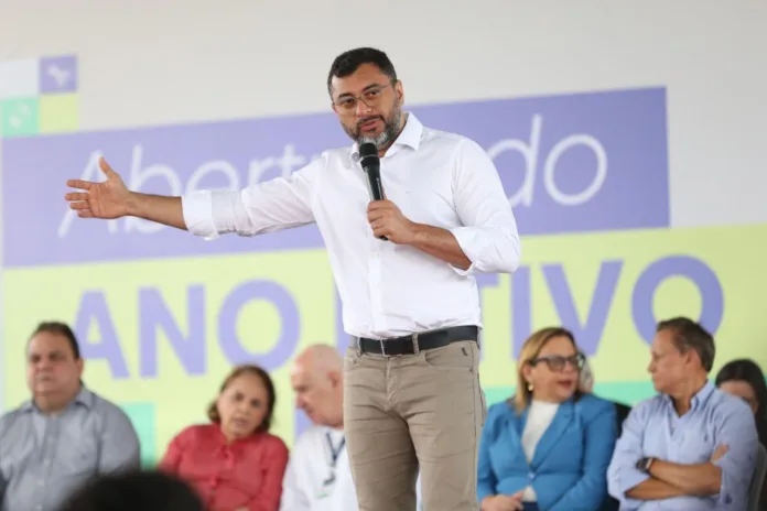 Wilson Lima durante abertura do ano letivo em Manaus