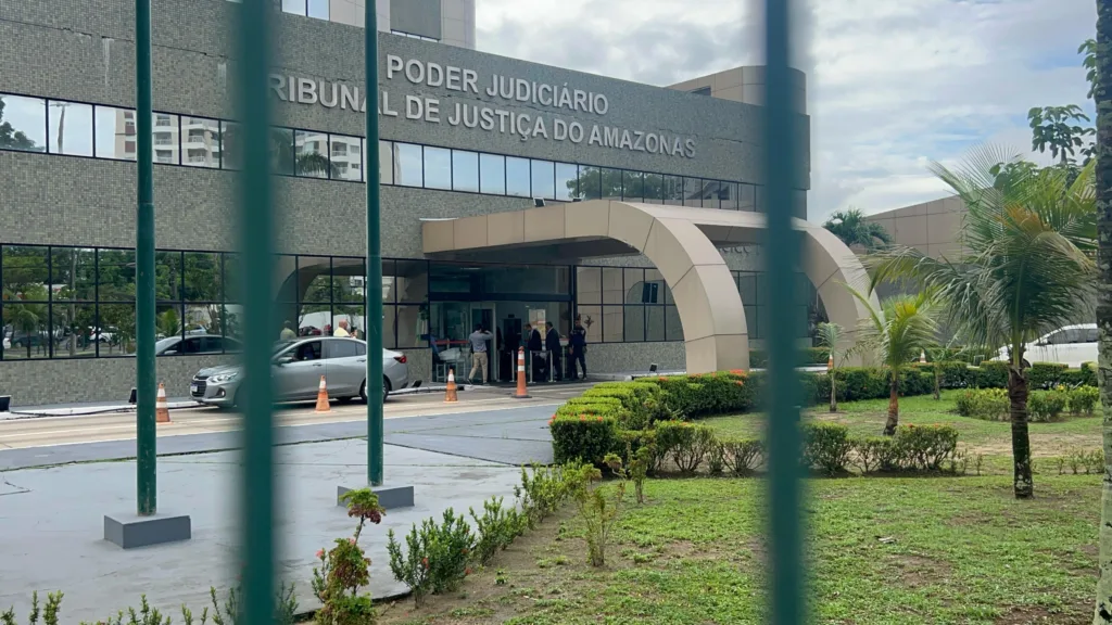 PF faz buscas no TJAM após afastamento de desembargador por suposta fraude milionária em Manaus