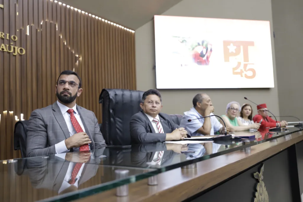 17/02/2025 – Sessão Especial em celebração aos 45 anos de fundação do Partido dos Trabalhadores (PT), no Plenário Ruy Araújo. A homenagem é de autoria do deputado Sinésio Campos (PT). (Foto: Danilo Mello/Aleam)