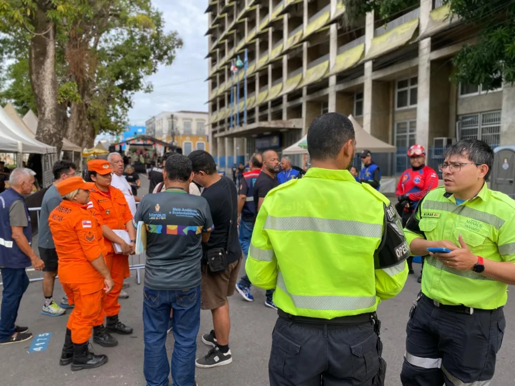 Em dois dias, 10 bandas e blocos de Carnaval foram fiscalizados em Manaus