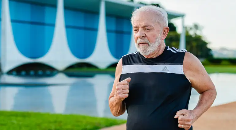 Presidente Lula - exercício físico - correndo