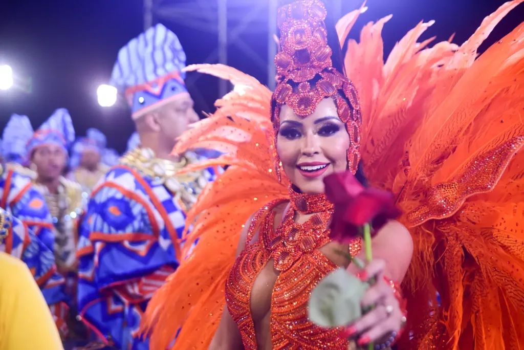 Imagem: Gshow - Rainha de bateria Ana Beatriz 