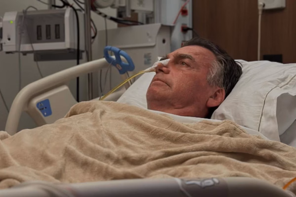 Bolsonaro apresenta melhora ‘progressiva dos exames’, aponta boletim médico