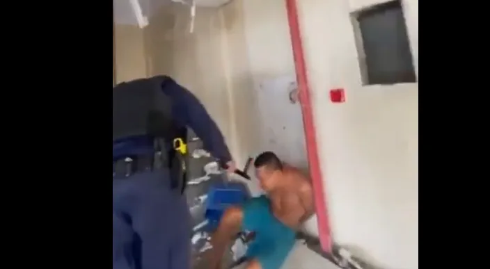Guarda municipal que espancou homem algemado é preso em Manaus