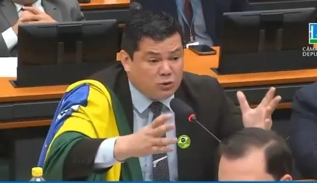 Gilvan da Federal - “Quero mais é que o Lula morra”, diz relator de projeto que desarma segurança presidencial